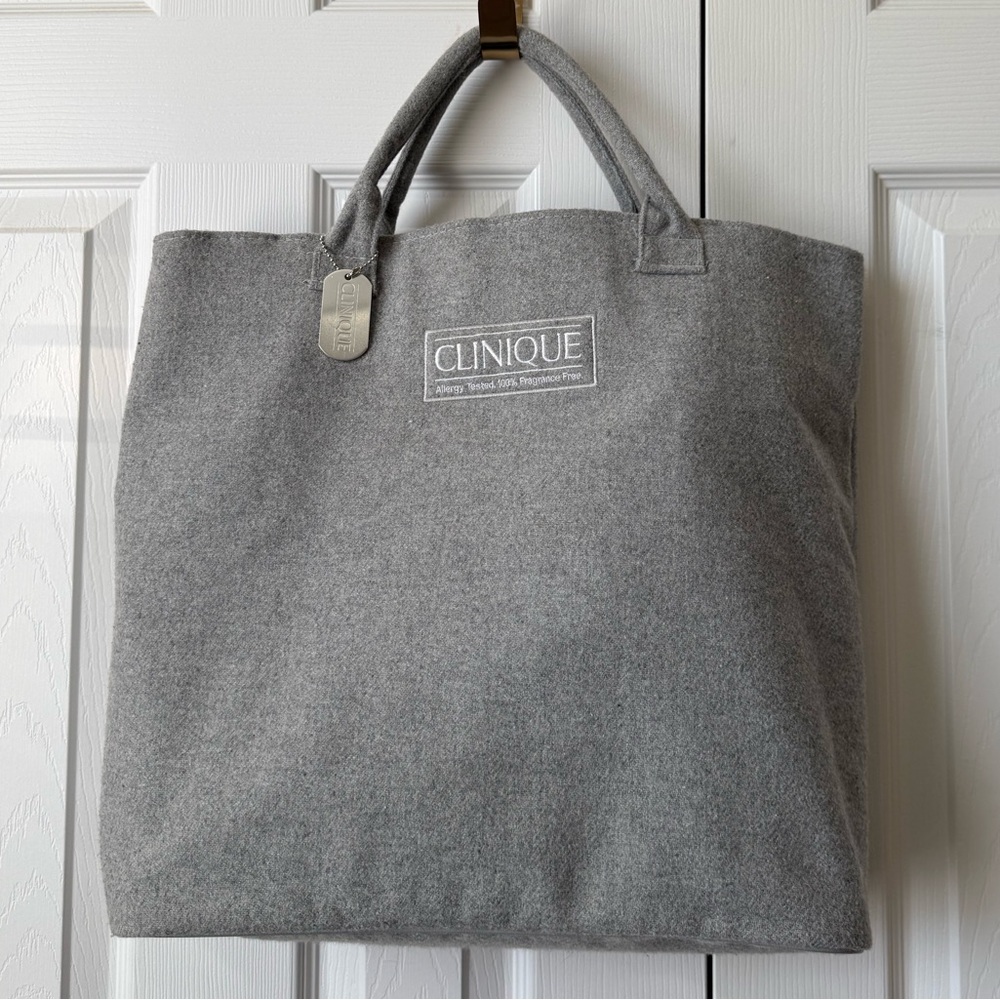 CLINIQUE Gray Wool Executive Tote